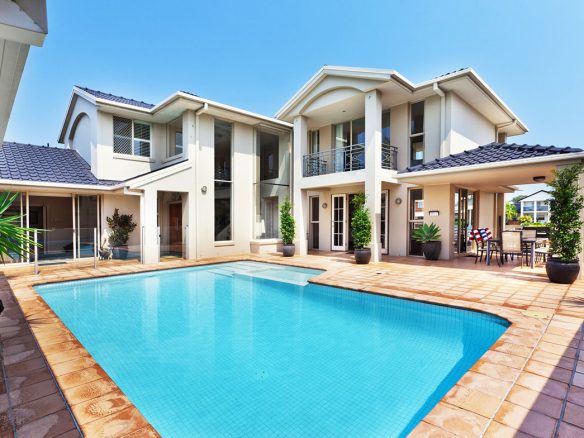 Casa dos Sonhos: Modernidade e Lazer com Piscina em Granja Viana SP🏡🌴