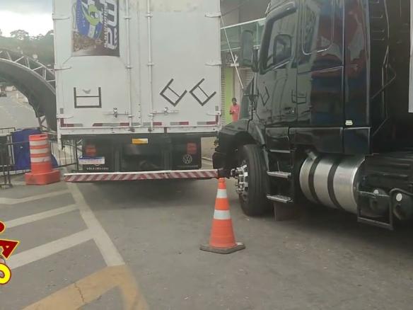 ACIDENTE EM FRENTE AO PALCO DE SHOW DO ANIVERSÁRIO DE JUQUITIBA 🤡
