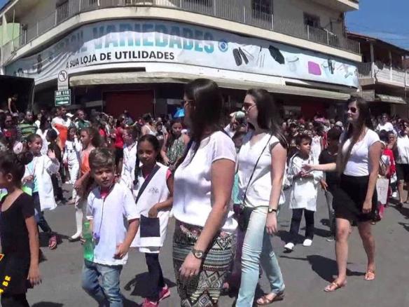 AGORA É SÉRIO SÃO LOURENÇO DA SERRA 25 ANOS DESFILE NO CENTRO ARIZINHO