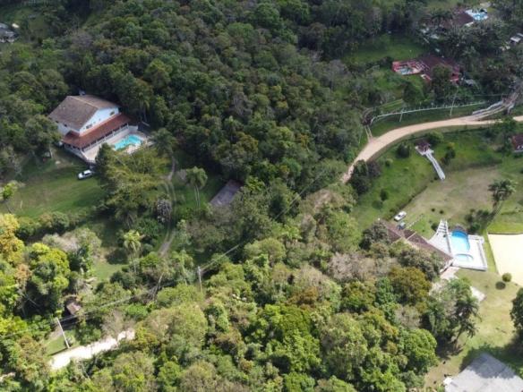 CHÁCARA À VENDA BAIRRO DO MANJOLO EM JUQUITIBA/SP. 4600M2 TERRENO 01 CASA 03 DORMITÓRIOS , PISCINA