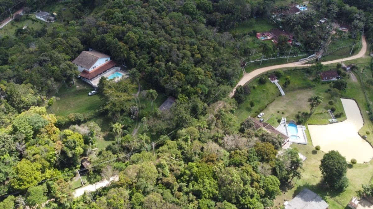 CHÁCARA À VENDA BAIRRO DO MANJOLO EM JUQUITIBA/SP. 4600M2 TERRENO 01 CASA 03 DORMITÓRIOS , PISCINA