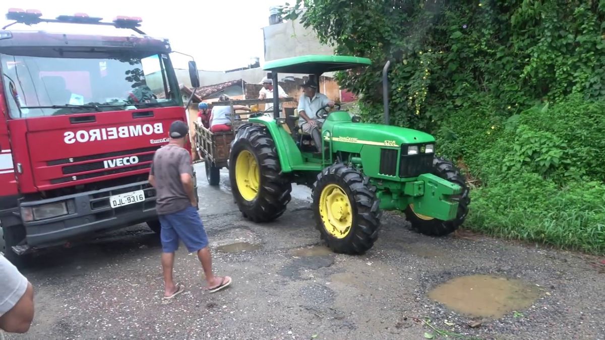 ENCHENTE NA RUAS DE SÃO LOURENÇO DA SERRA PAIOL DO MEIO
