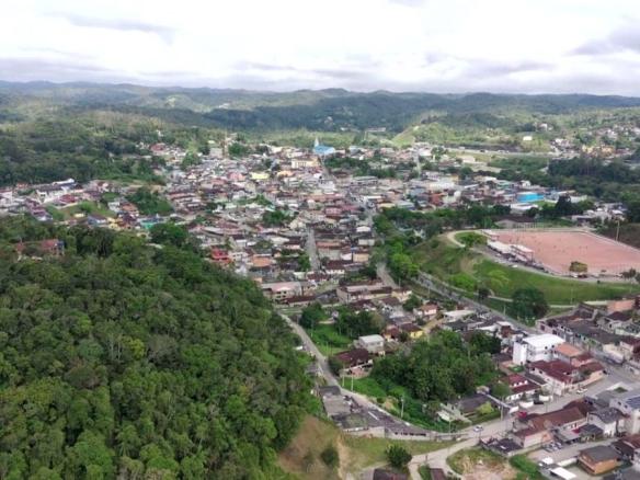FAVELACOP SOBREVOANDO A CIDADE DE JUQUITIBA SENTIDO OESTE