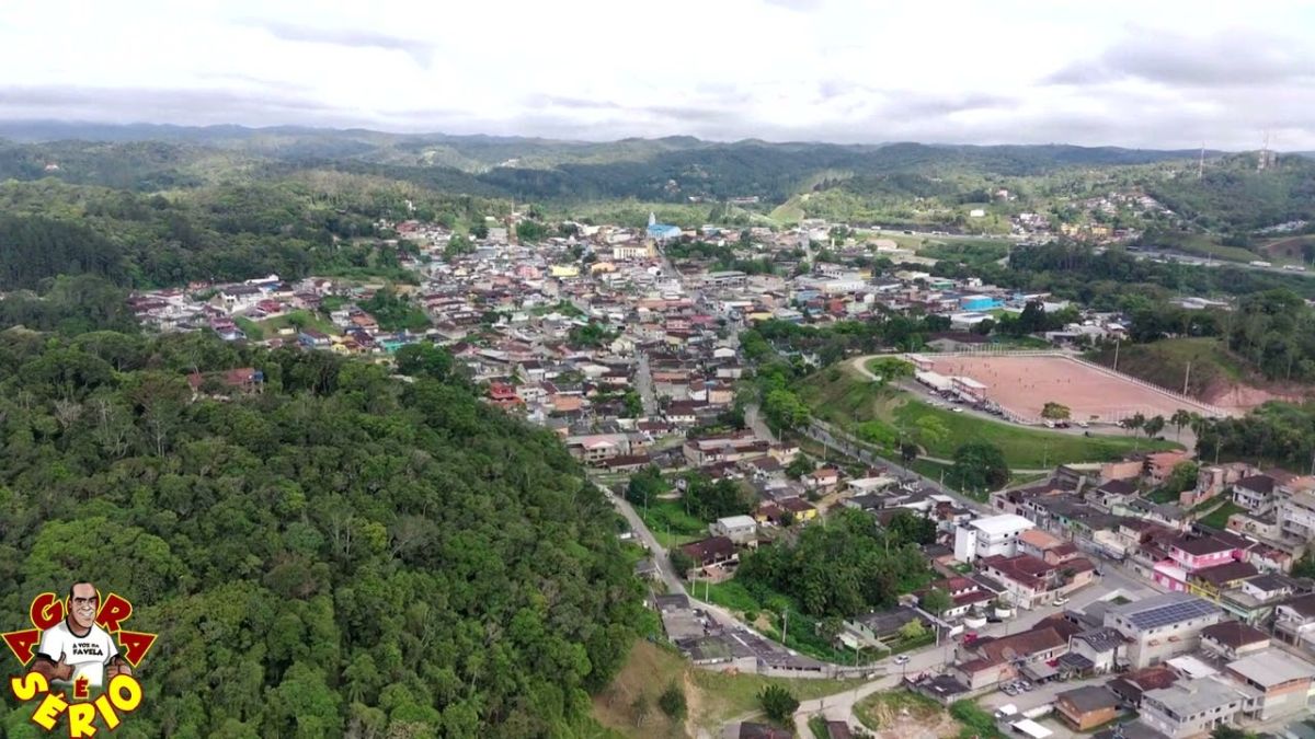 FAVELACOP SOBREVOANDO A CIDADE DE JUQUITIBA SENTIDO OESTE