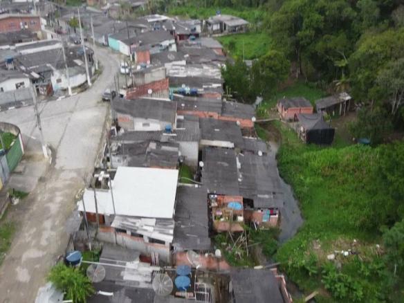 FAVELACOP SOBREVOANDO A FAVELA DO JARDIM DAS PALMEIRAS EM JUQUITIBA MINHA KEBRADA