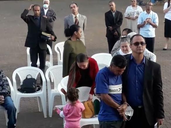 “Glorioso culto” na praça de São Lourenço da Serra SP.