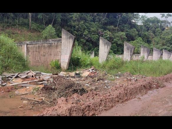 JUQUITIBA A CIDADE QUE NÃO DEU CERTO QUADRA DA ESCOLA RAIZES DO PAU BRASIL
