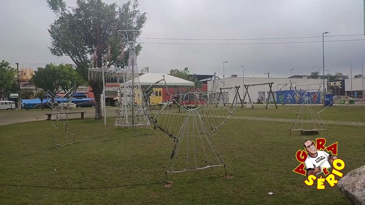JUQUITIBA A CIDADE QUE NÃO DEU CERTO ROUBARAM AS LUZES DA PRAÇA