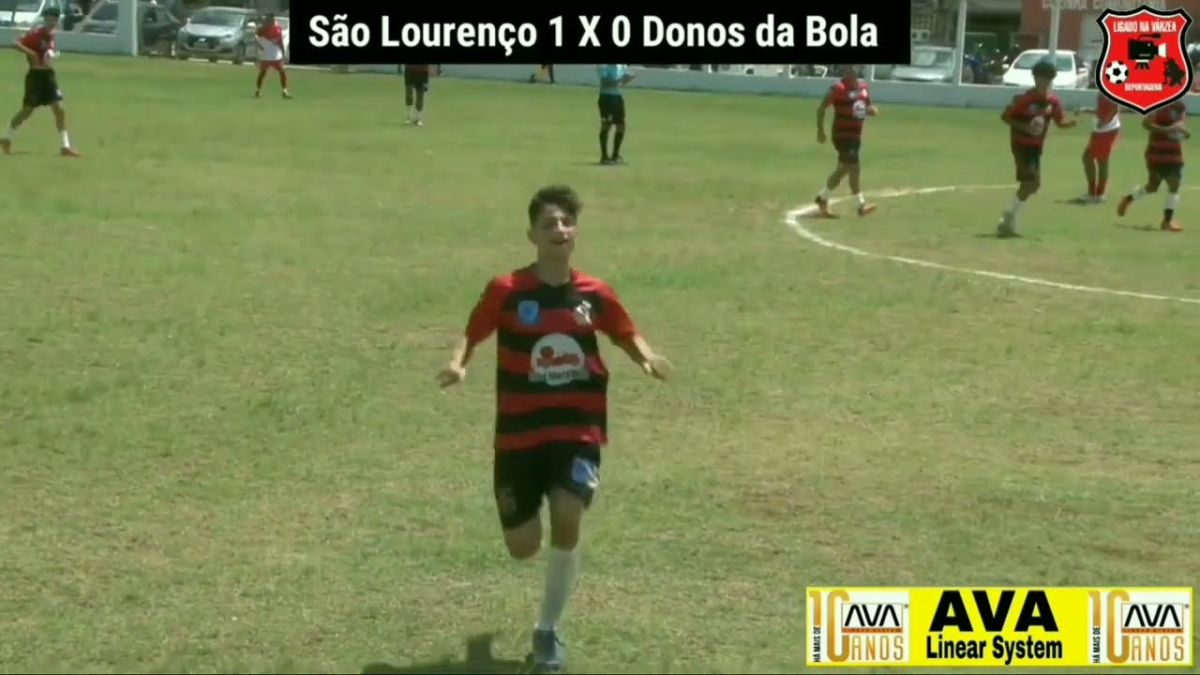 Jovem promessa de São Lourenço da Serra SP, habilidoso, veloz, chutes certeiros.