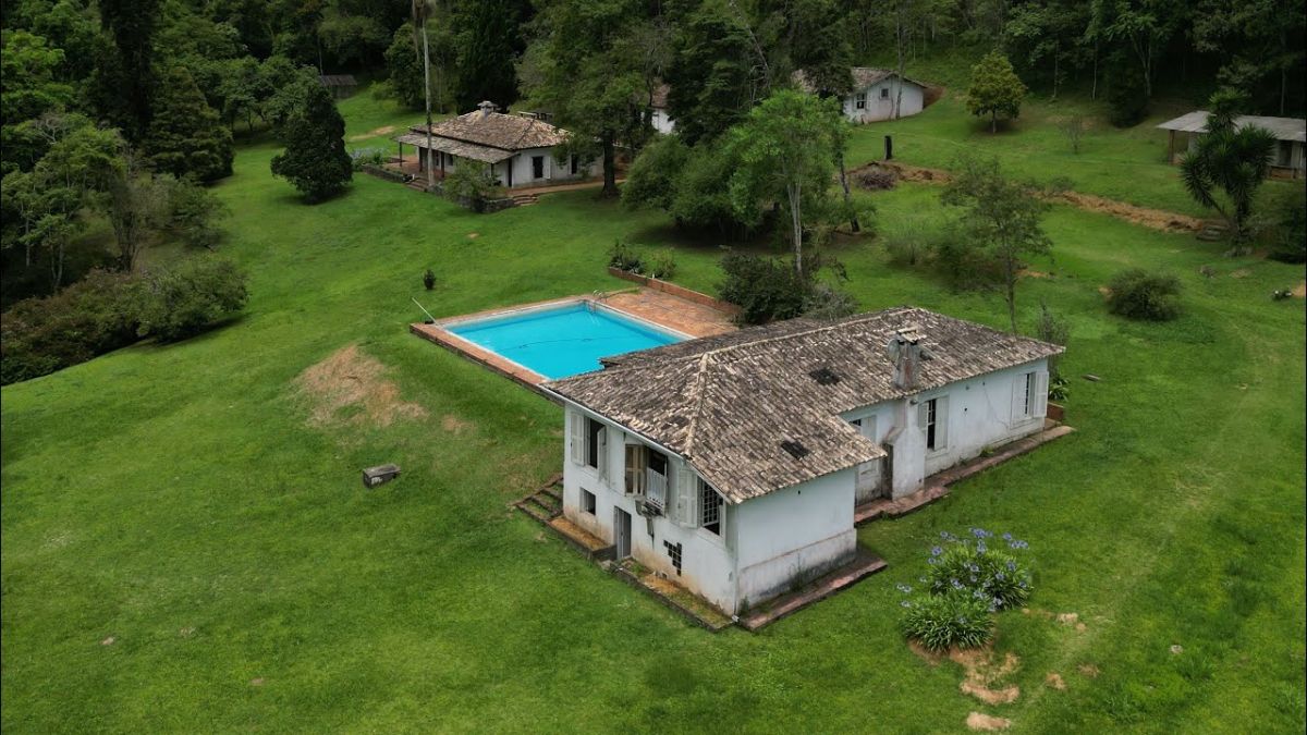 MAGNÍFICO SITIO À VENDA BAIRRO VARGEDO – SÃO LOURENÇO DA SERRA/SP 231.000M2 TERRENO, RIACHO, PISCINA