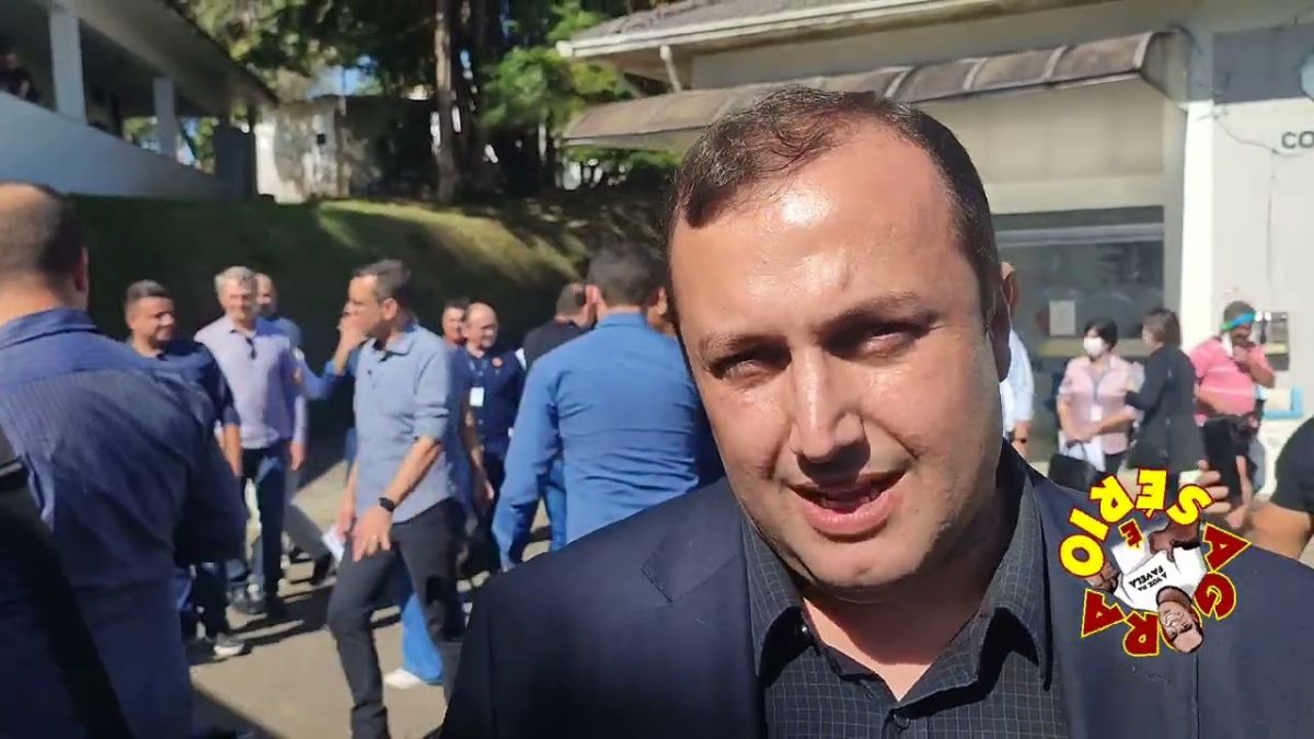 PRÉ CANDIDATO A PREFEITO DE JUQUITIBA E SECRETÁRIO DE SAÚDE DE MIRACATU JÚLIO PORTUGUÊS NA VISITA