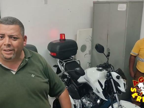 PREFEITO FELIPE DE SÃO LOURENÇO DA SERRA COMPRA DUAS MOTOS ZERO PARA O TRÂNSITO