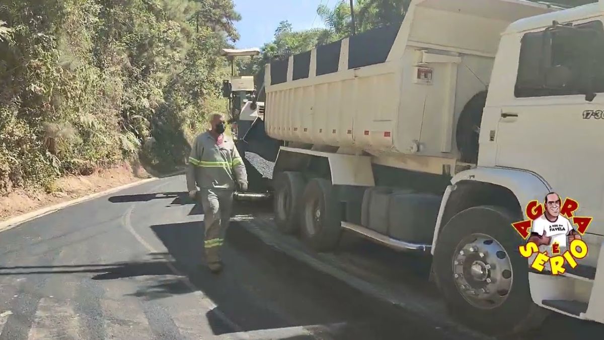 Prefeito Felipe faz história em São Lourenço da Serra pavimentação da rua Maria Soares Pereira