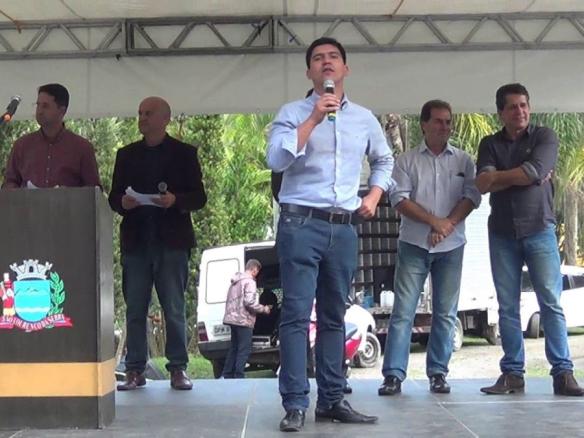 SÃO LOURENÇO DA SERRA GANHA UM TRATOR AGRÍCOLA NA GESTÃO PREFEITO ARIZINHO