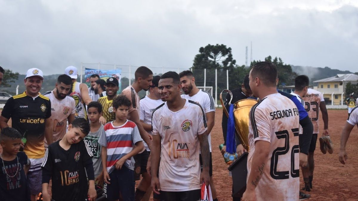 Segunda Feira é Campeão de Juquitiba 2022