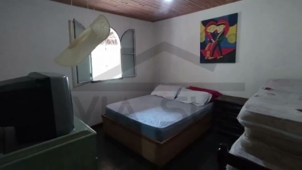 VENDE-SE UMA BELÍSSIMA CHÁCARA EM JUQUITIBA COM ENTRADA E PARCELAS
