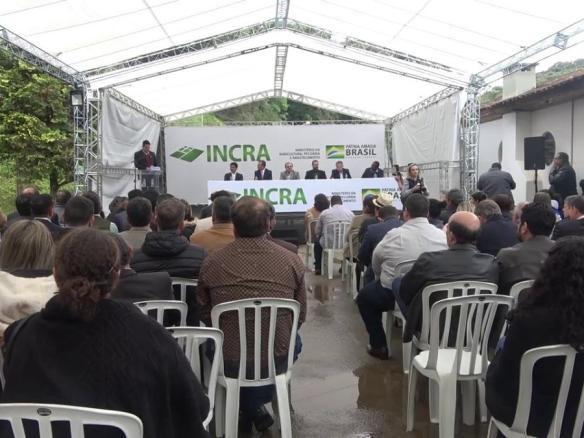 Veja a força politica de São Lourenço da Serra na entrega dos Tratores Agrícolas pelo INCRA
