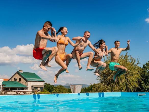 🏖️ Chácara de Lazer com Campo e Piscina – Atibaia/SP
