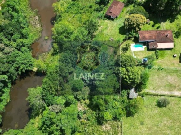 Viva na Natureza: Sítio com Lagos, Pomar e Quadra em Juquitiba