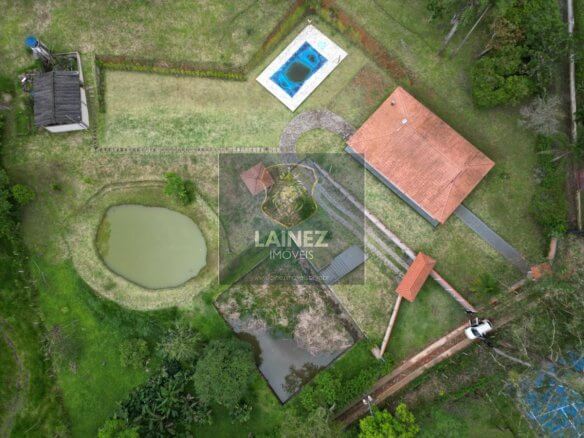 Aproveite! Chácara com Piscina e Lagos em São Lourenço da Serra!
