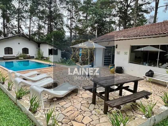Sítio Familiar em São Lourenço da Serra: 3 Suítes, Piscina e Playground