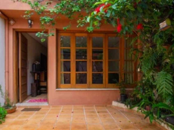 Residência exclusiva no Ipiranga 🌆, 120 m², 2 quartos (1 suíte), piscina 🏊 e varanda 🌄. Conforto e sofisticação por R$ 1.640.000!