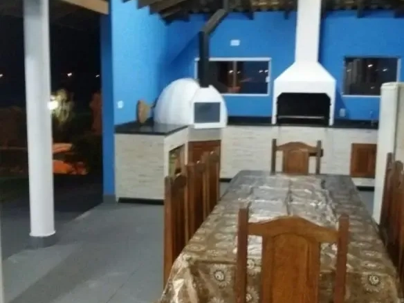 Casa Aconchegante e Moderna em Alambari no Interior Paulista, em condomínio com piscina e hidro.